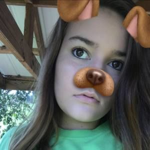 Meet your Posher, Claudia